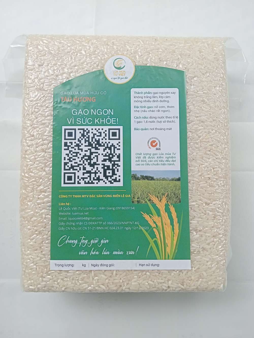 Fluffy traditional Vietnamese aromatic white rice for broths & curries