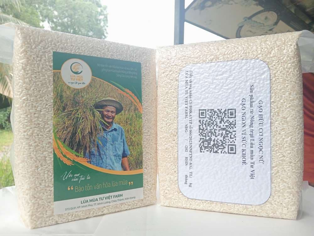 Fluffy soft seasonal Vietnamese white rice for wholesale